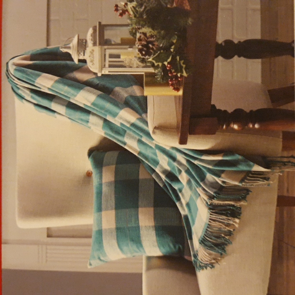 Pillow & blanket set